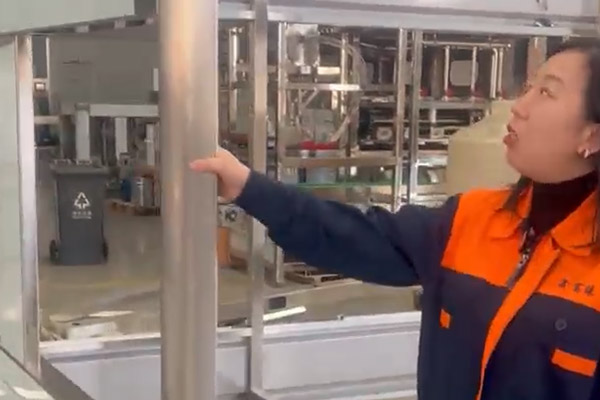 一次性直線灌裝機(jī)