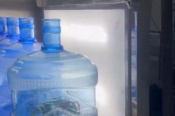 桶裝水灌裝機(jī)