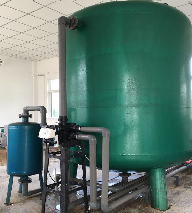 桶裝純凈水生產(chǎn)設(shè)備廠家淺談水處理設(shè)備不同材質(zhì)的罐體性能有哪些區(qū)別？