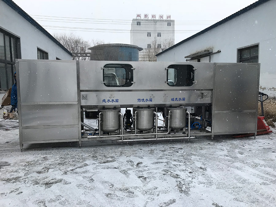 桶裝純凈水生產(chǎn)設(shè)備淺談凈水設(shè)備分類有哪些呢？